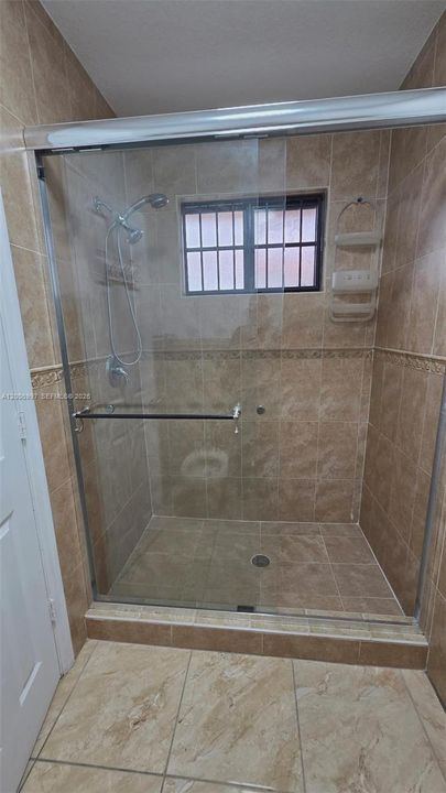 Недавно арендовано: $5,500 (4 спален, 3 ванн, 2058 Квадратных фут)
