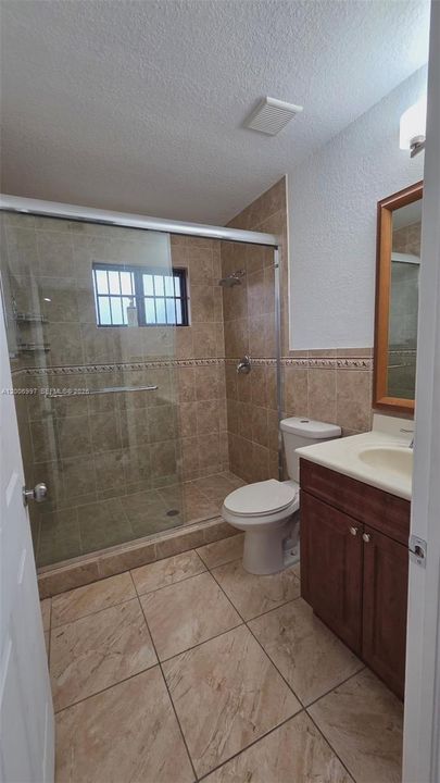 Недавно арендовано: $5,500 (4 спален, 3 ванн, 2058 Квадратных фут)