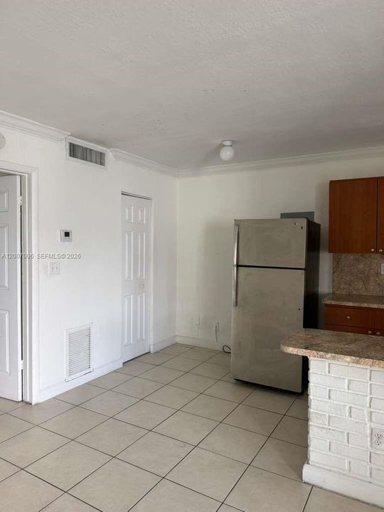 Activo con contrato: $1,600 (1 camas, 1 baños, 555 Pies cuadrados)