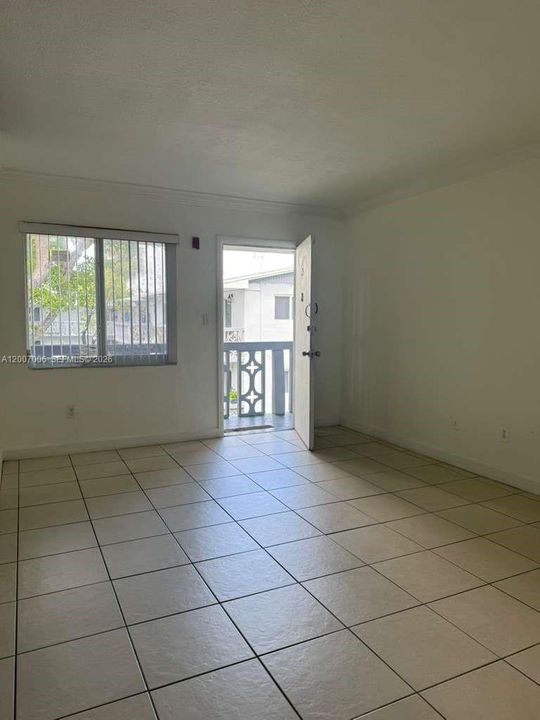 Activo con contrato: $1,600 (1 camas, 1 baños, 555 Pies cuadrados)