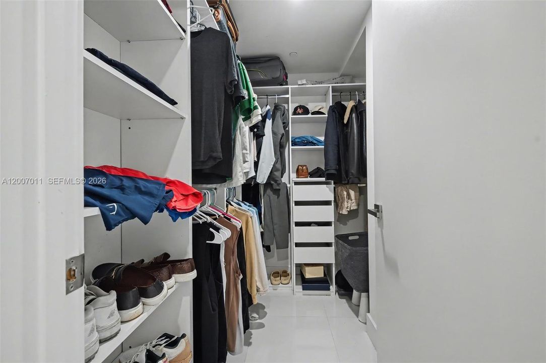For Sale: $489,000 (1 beds, 1 baths, 849 Square Feet)