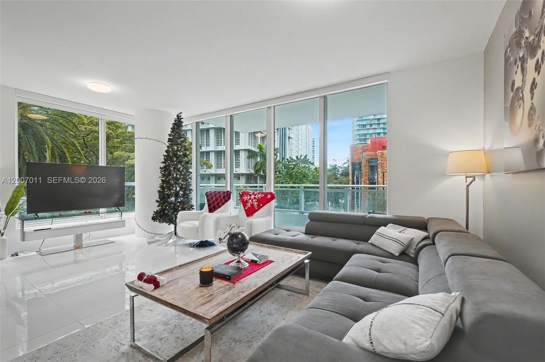 For Sale: $489,000 (1 beds, 1 baths, 849 Square Feet)