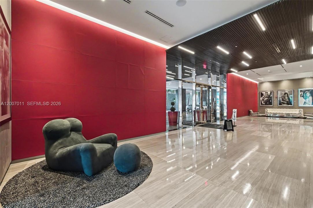 For Sale: $489,000 (1 beds, 1 baths, 849 Square Feet)