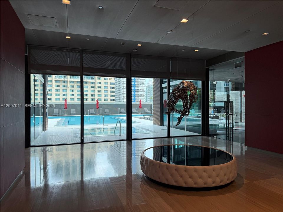 For Sale: $489,000 (1 beds, 1 baths, 849 Square Feet)
