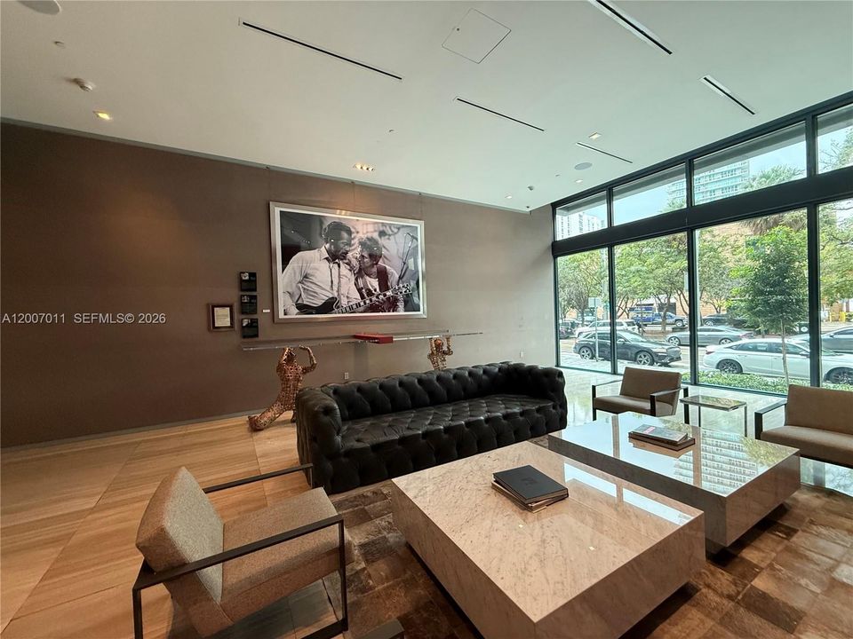 For Sale: $489,000 (1 beds, 1 baths, 849 Square Feet)