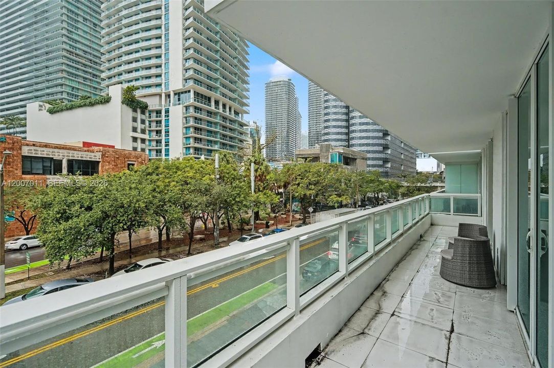 For Sale: $489,000 (1 beds, 1 baths, 849 Square Feet)