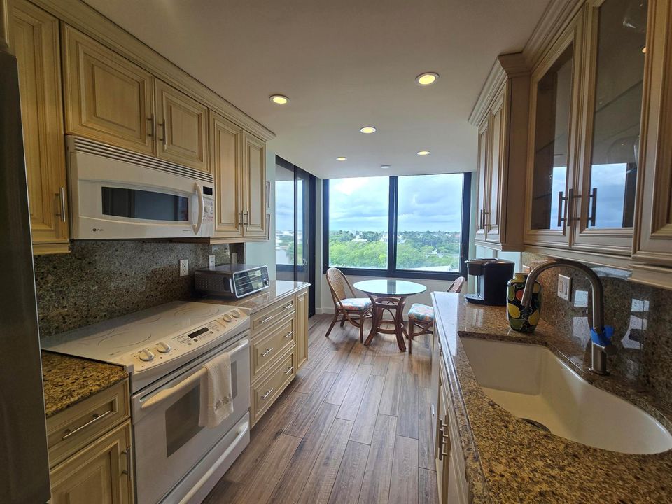 Kitchen 512