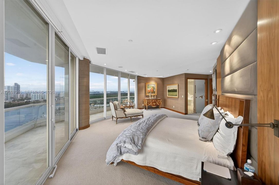 For Sale: $5,800,000 (5 beds, 4 baths, 4930 Square Feet)