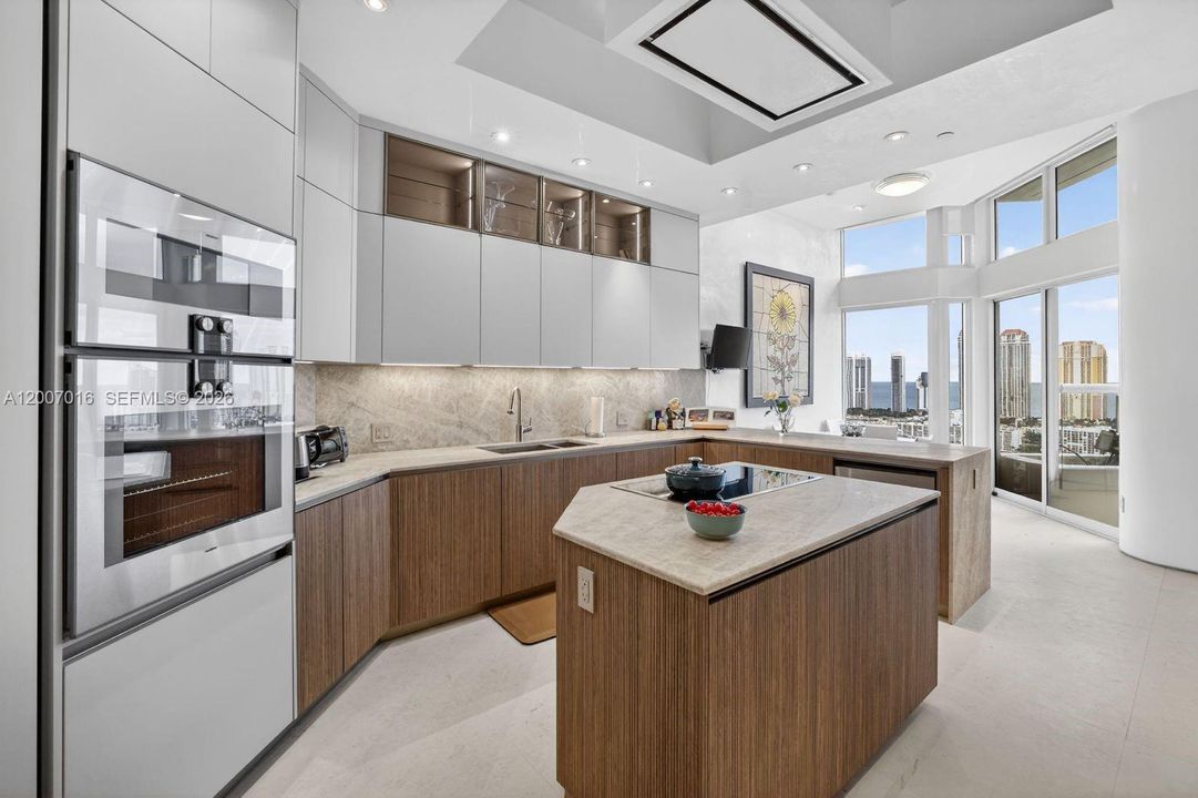 For Sale: $5,800,000 (5 beds, 4 baths, 4930 Square Feet)