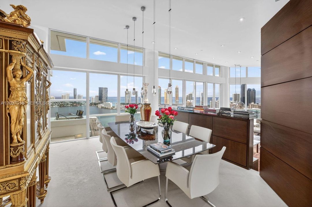 For Sale: $5,800,000 (5 beds, 4 baths, 4930 Square Feet)
