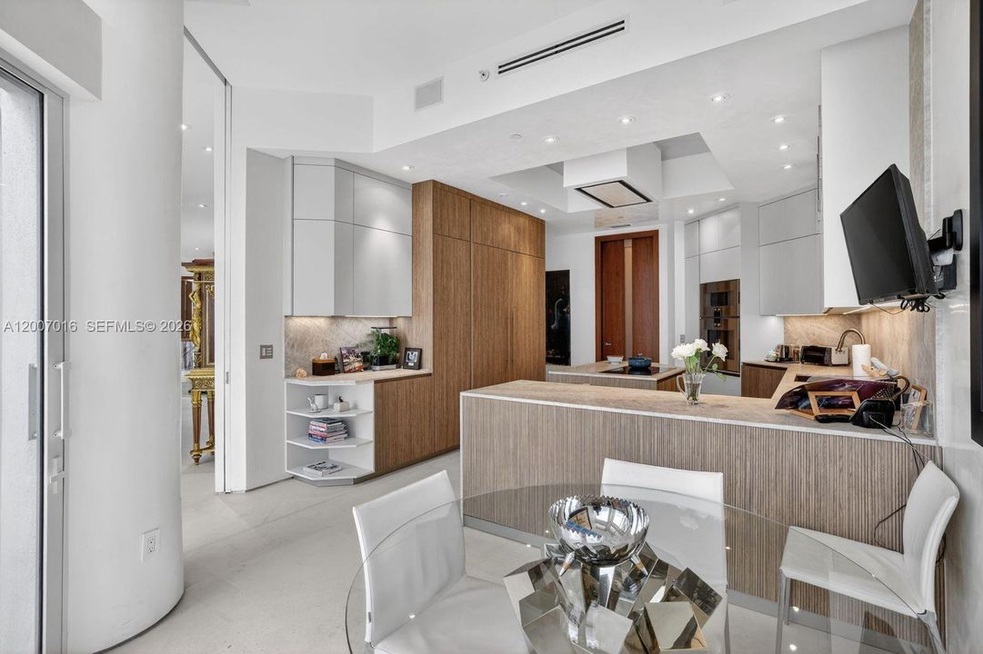 For Sale: $5,800,000 (5 beds, 4 baths, 4930 Square Feet)
