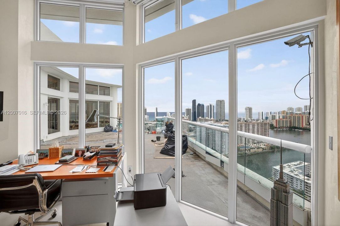 For Sale: $5,800,000 (5 beds, 4 baths, 4930 Square Feet)