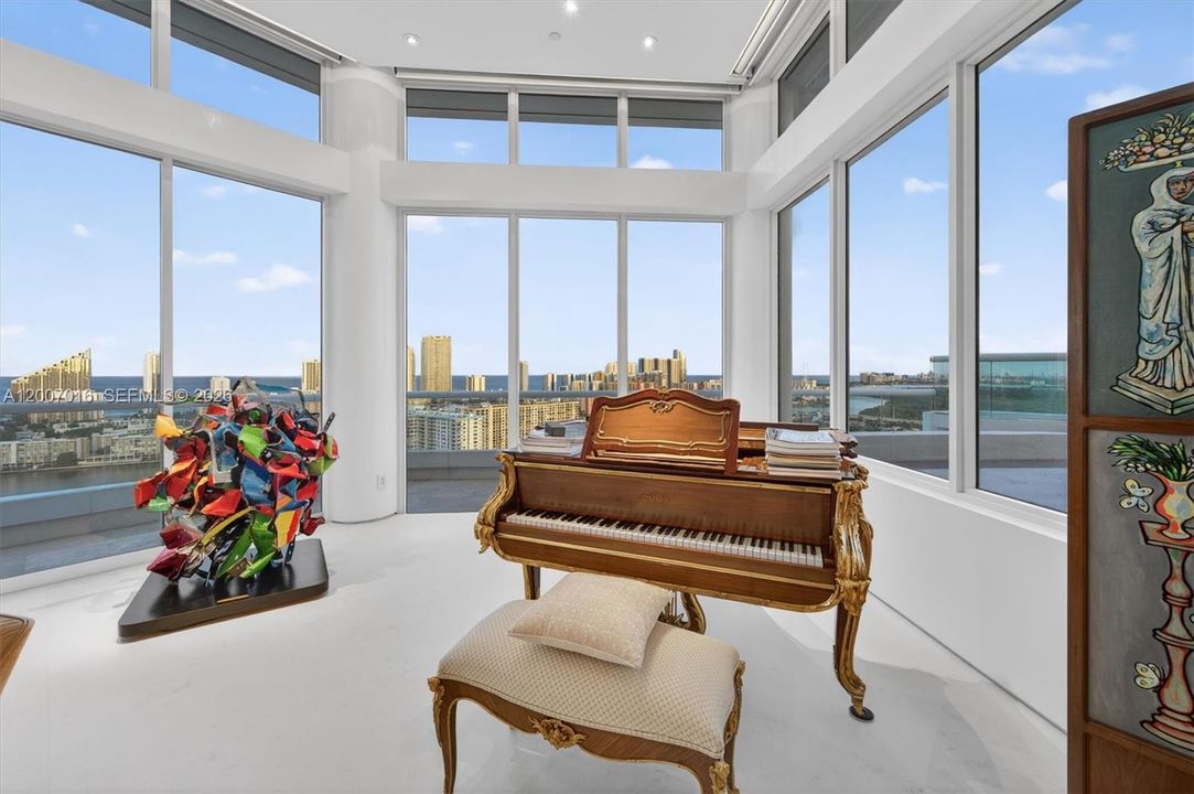 For Sale: $5,800,000 (5 beds, 4 baths, 4930 Square Feet)