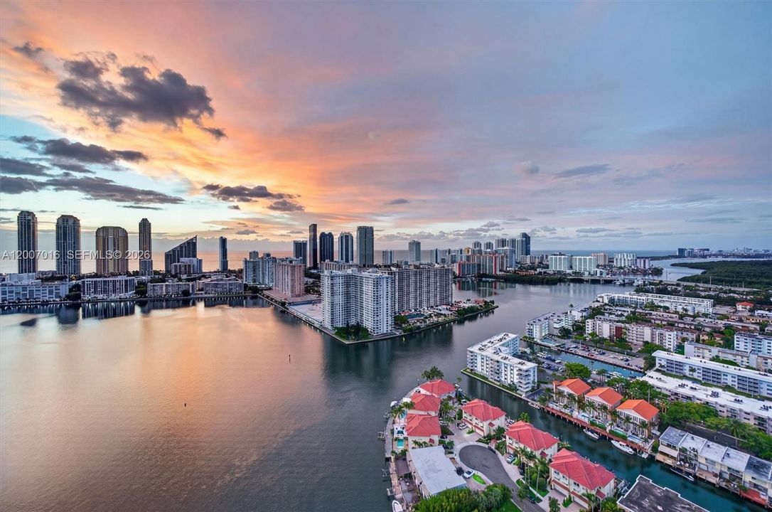 For Sale: $5,800,000 (5 beds, 4 baths, 4930 Square Feet)