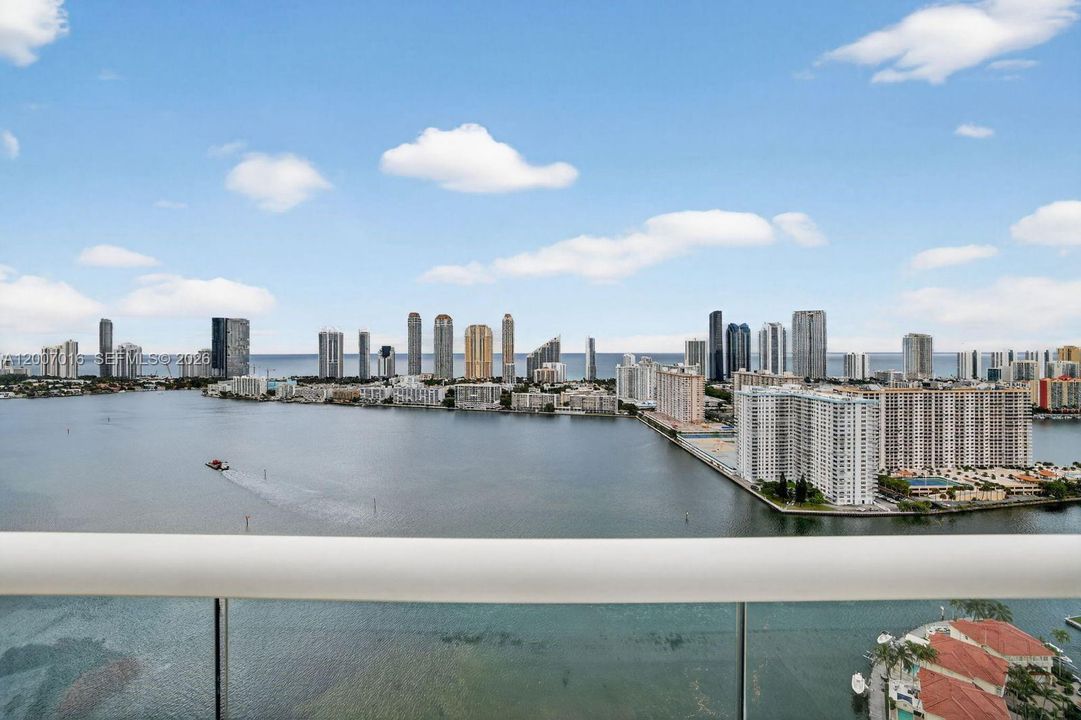 For Sale: $5,800,000 (5 beds, 4 baths, 4930 Square Feet)
