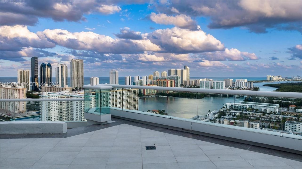 For Sale: $5,800,000 (5 beds, 4 baths, 4930 Square Feet)
