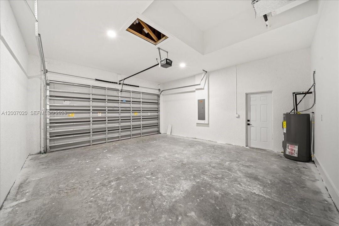 For Sale: $349,999 (4 beds, 2 baths, 1842 Square Feet)