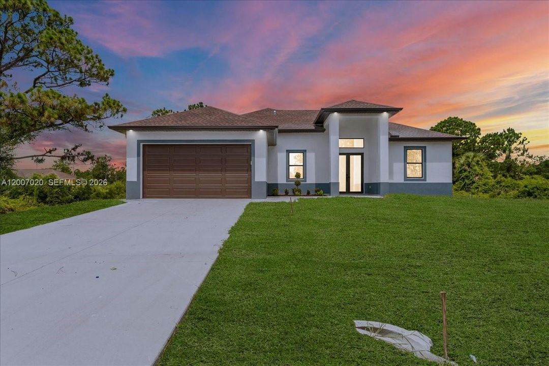 For Sale: $349,999 (4 beds, 2 baths, 1842 Square Feet)