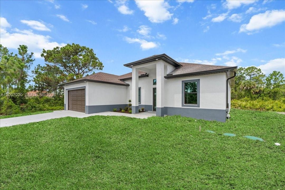 For Sale: $349,999 (4 beds, 2 baths, 1842 Square Feet)