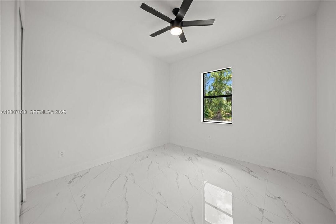 For Sale: $349,999 (4 beds, 2 baths, 1842 Square Feet)