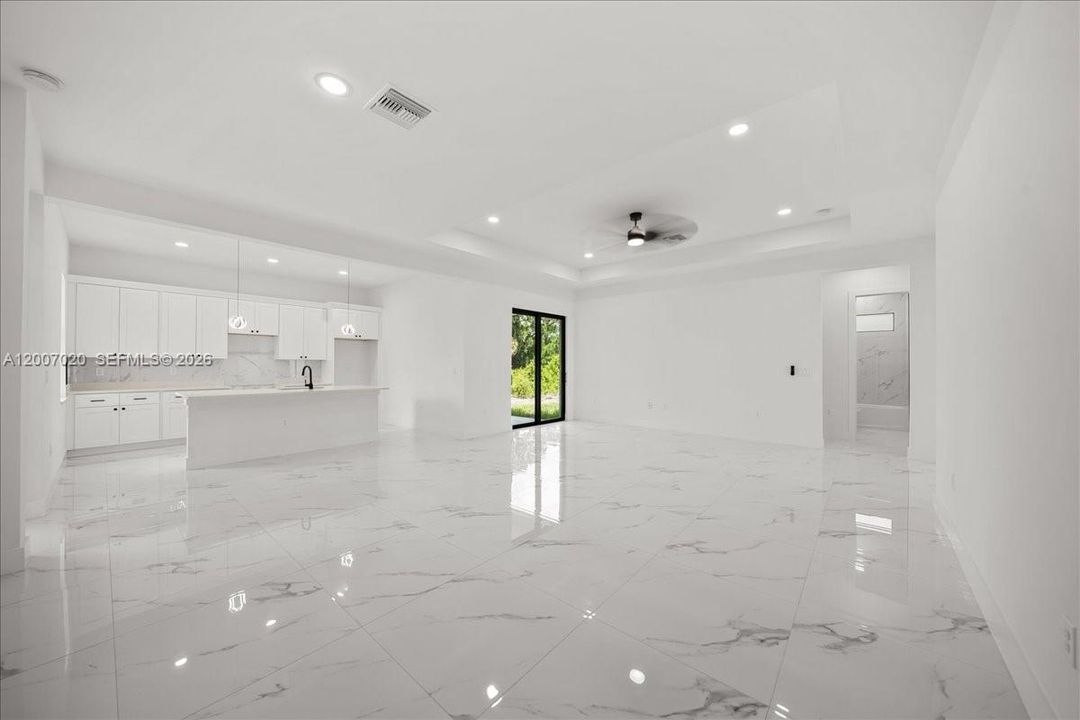 For Sale: $349,999 (4 beds, 2 baths, 1842 Square Feet)