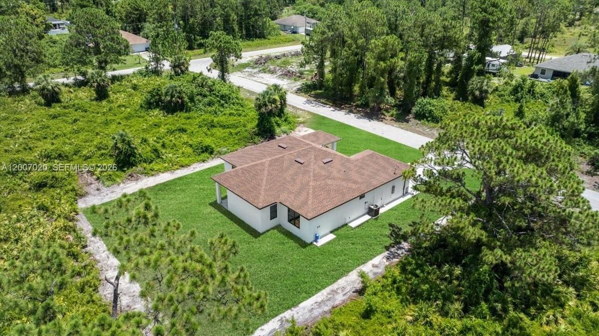 For Sale: $349,999 (4 beds, 2 baths, 1842 Square Feet)