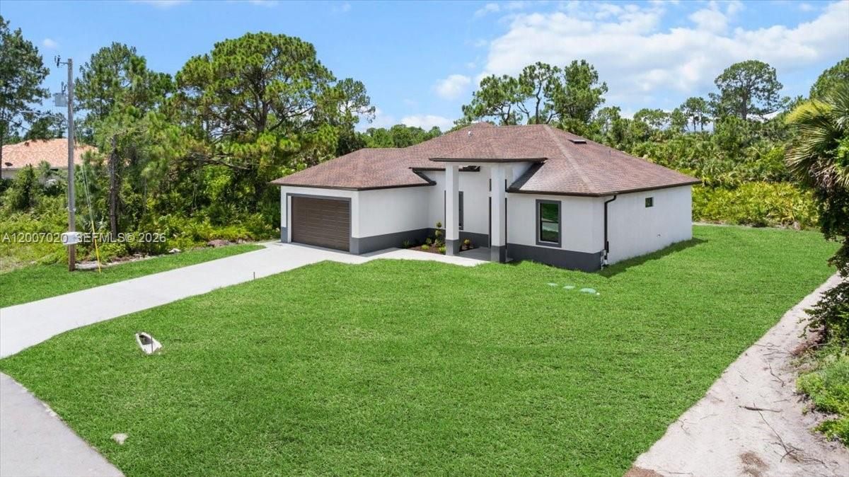For Sale: $349,999 (4 beds, 2 baths, 1842 Square Feet)