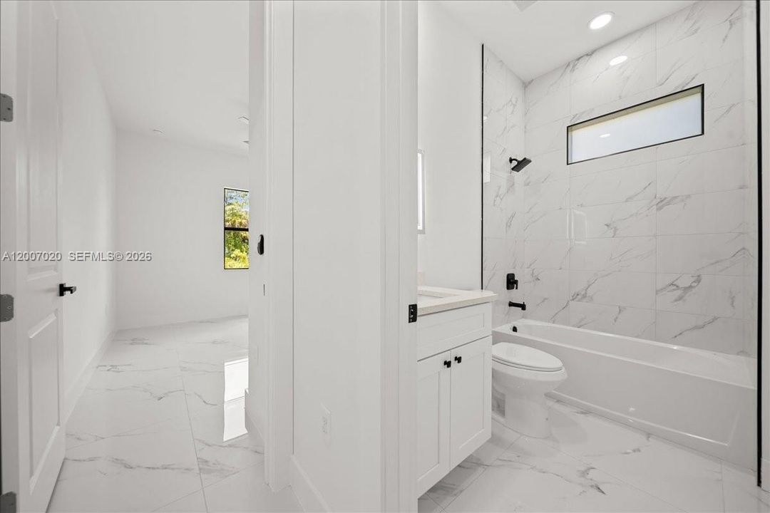 For Sale: $349,999 (4 beds, 2 baths, 1842 Square Feet)