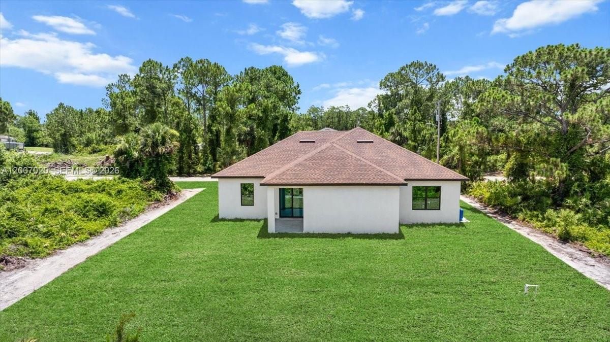 For Sale: $349,999 (4 beds, 2 baths, 1842 Square Feet)
