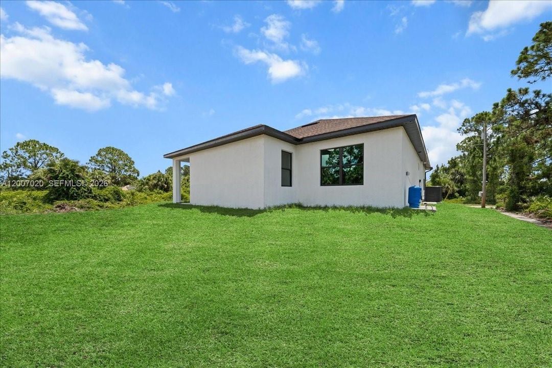 For Sale: $349,999 (4 beds, 2 baths, 1842 Square Feet)