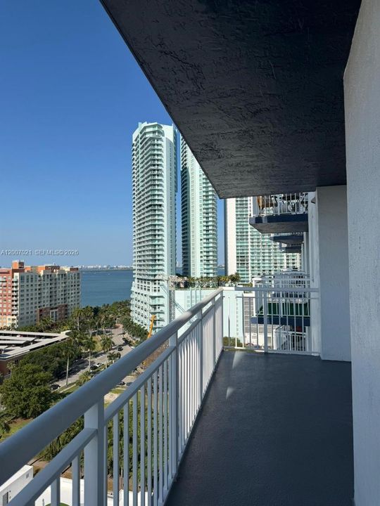 En Venta: $355,000 (1 camas, 1 baños, 734 Pies cuadrados)
