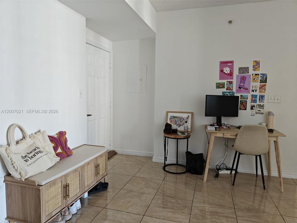 En Venta: $355,000 (1 camas, 1 baños, 734 Pies cuadrados)