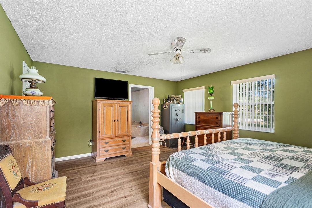 022-1524877thPlaceNorth-TheAcreage-FL-33