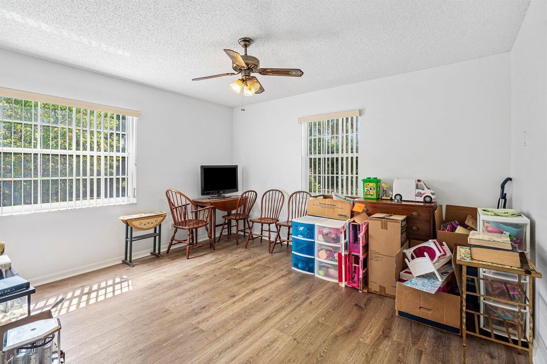 017-1524877thPlaceNorth-TheAcreage-FL-33