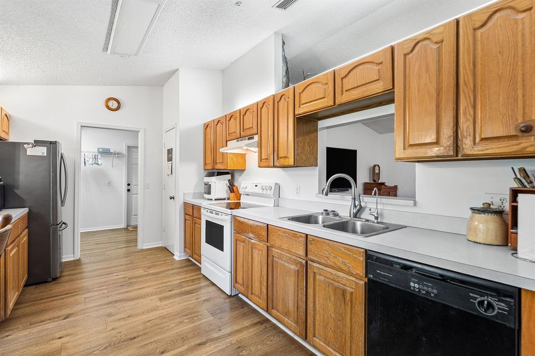 007-1524877thPlaceNorth-TheAcreage-FL-33