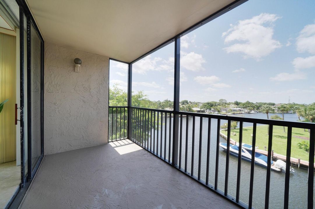 Screened Balcony