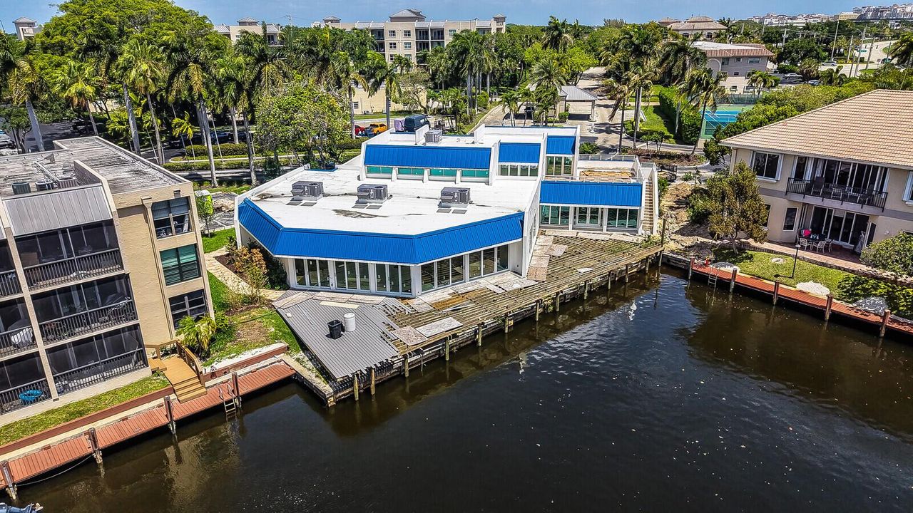 Aerial View/Clubhouse