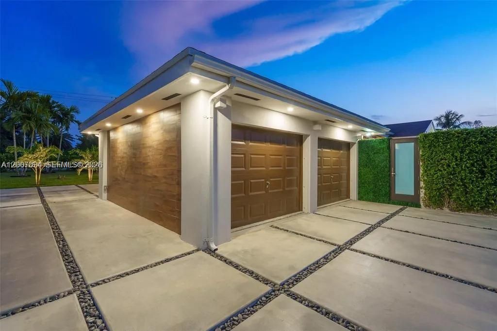 For Rent: $10,500 (4 beds, 3 baths, 0 Square Feet)