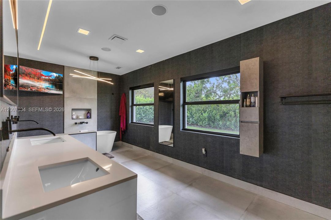 For Rent: $10,500 (4 beds, 3 baths, 0 Square Feet)