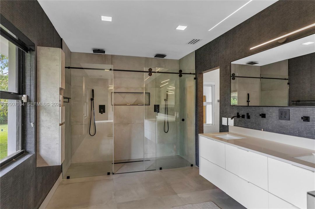 For Rent: $10,500 (4 beds, 3 baths, 0 Square Feet)