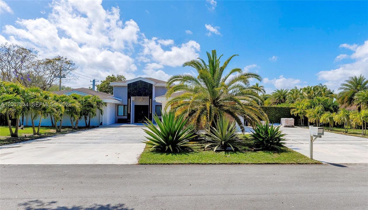 For Rent: $10,500 (4 beds, 3 baths, 0 Square Feet)