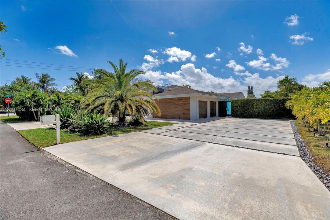 For Rent: $10,500 (4 beds, 3 baths, 0 Square Feet)