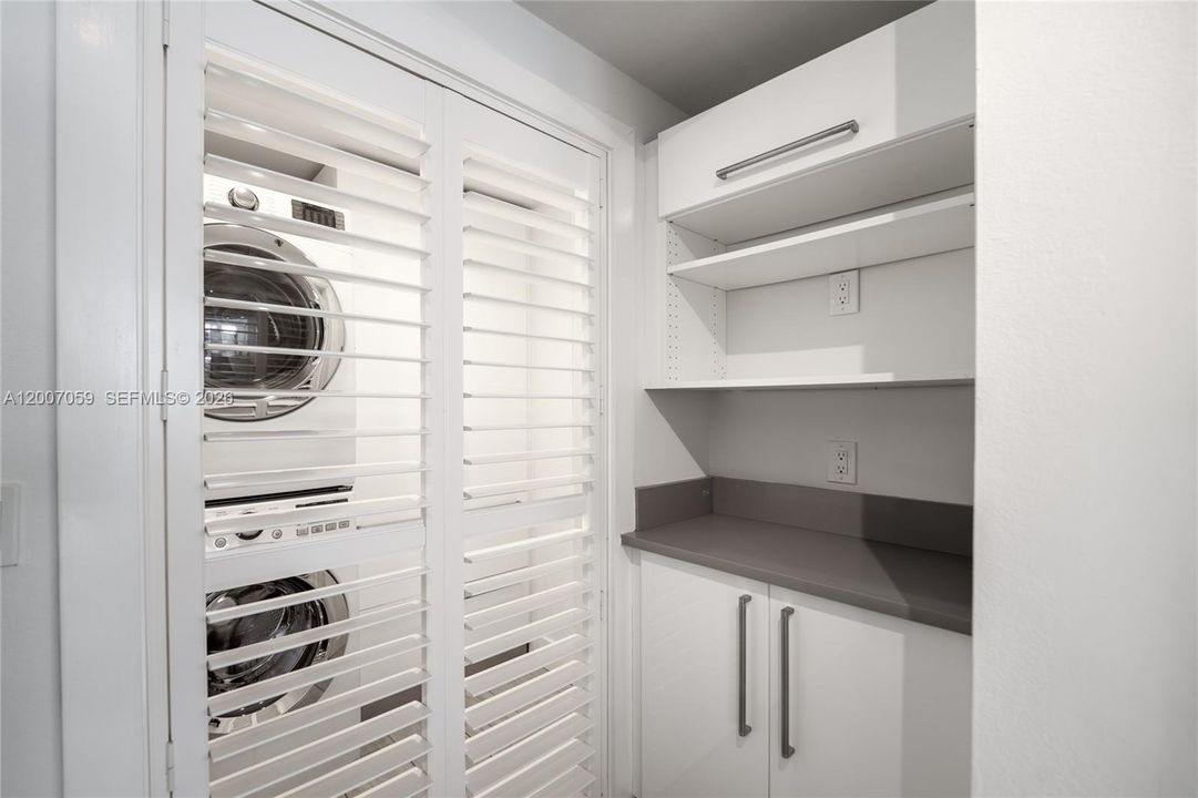 Active With Contract: $590,000 (3 beds, 2 baths, 1320 Square Feet)