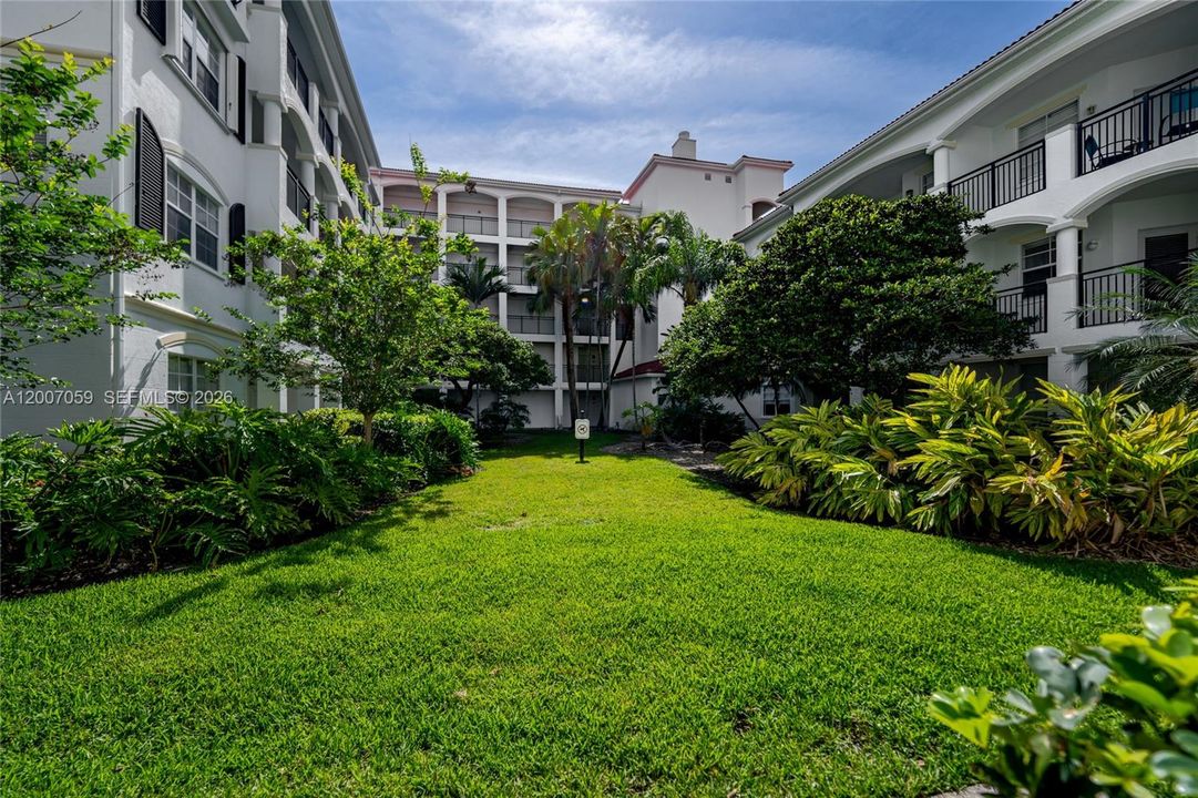 Active With Contract: $590,000 (3 beds, 2 baths, 1320 Square Feet)