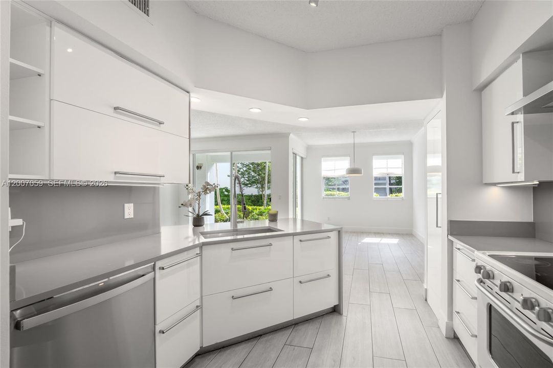 Active With Contract: $590,000 (3 beds, 2 baths, 1320 Square Feet)