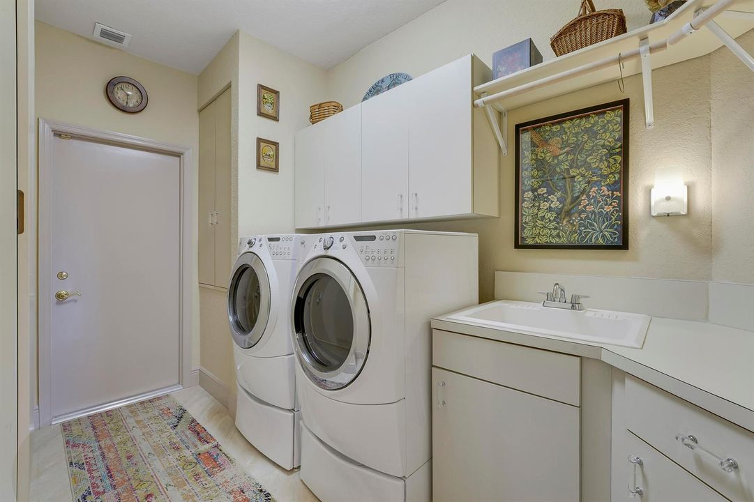 Laundry Rm
