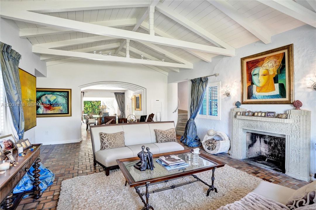 Active With Contract: $1,499,000 (4 beds, 4 baths, 2380 Square Feet)