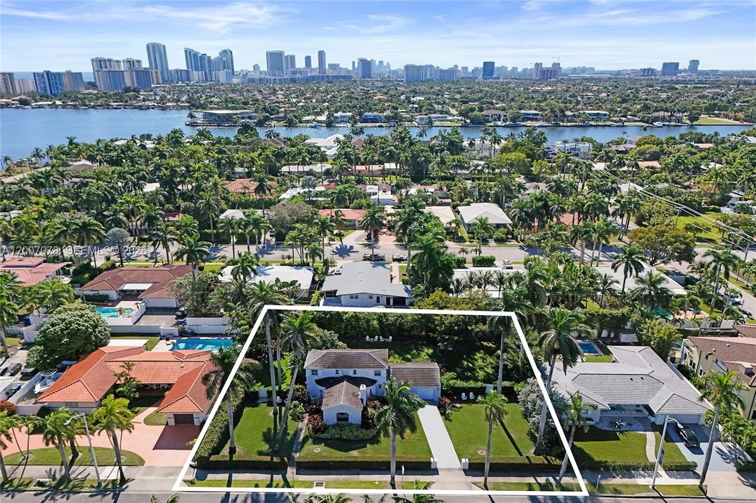 Active With Contract: $1,499,000 (4 beds, 4 baths, 2380 Square Feet)