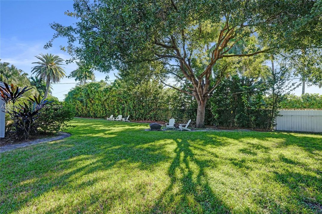 Active With Contract: $1,499,000 (4 beds, 4 baths, 2380 Square Feet)