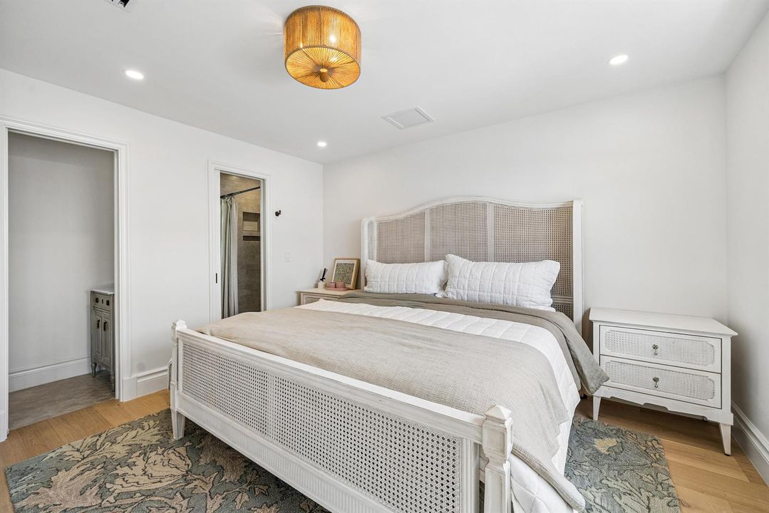 Guest bedroom